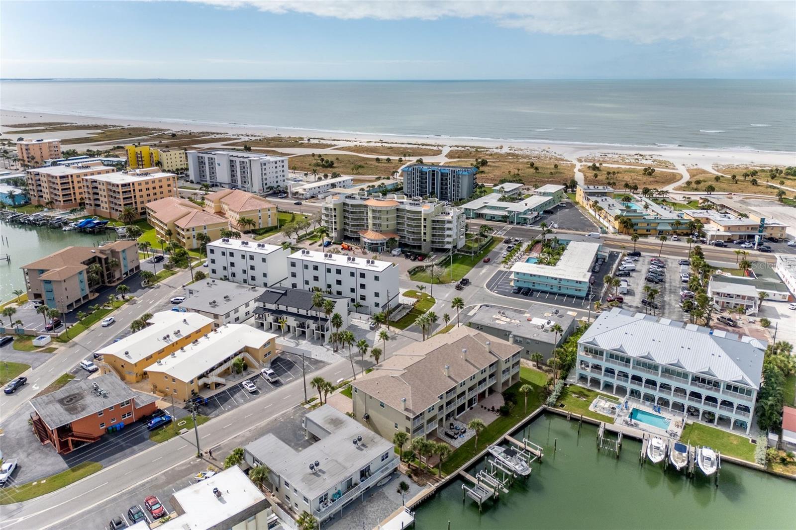 ISLAND TWNHMS TREASURE ISLAND - Residential