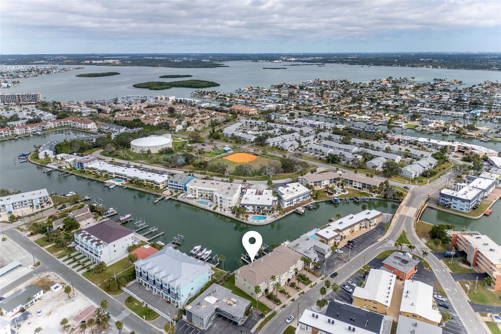 ISLAND TWNHMS TREASURE ISLAND - Residential