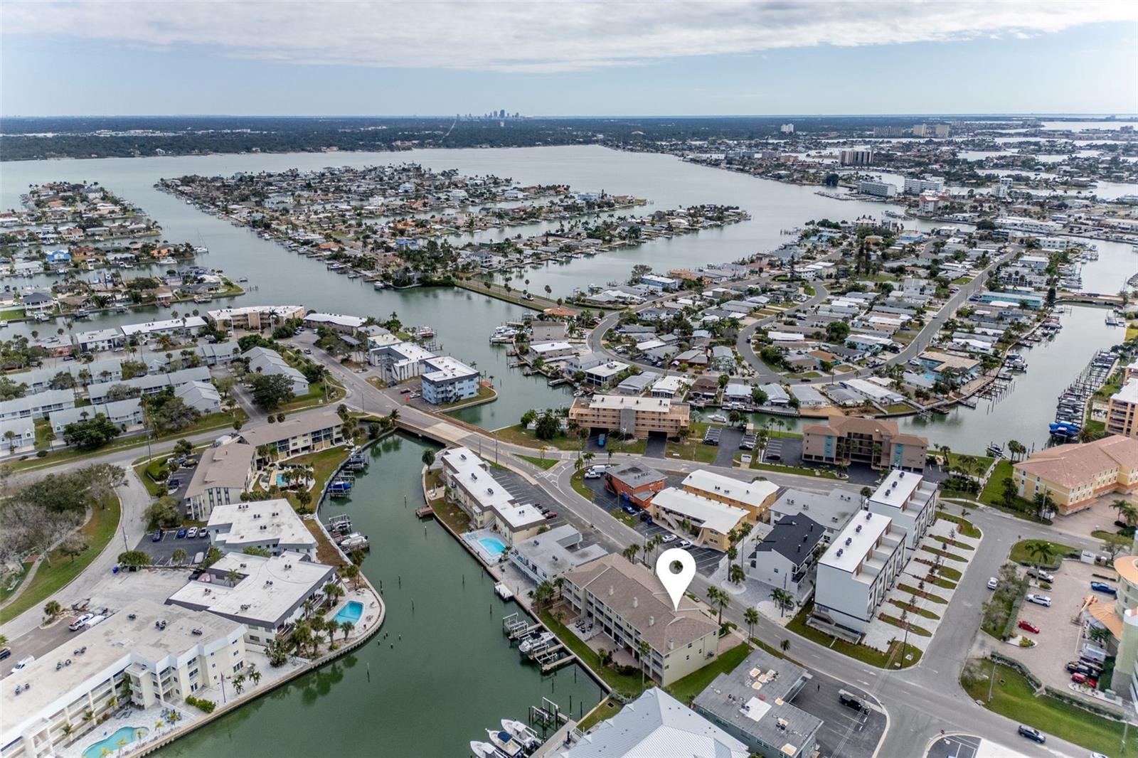 ISLAND TWNHMS TREASURE ISLAND - Residential