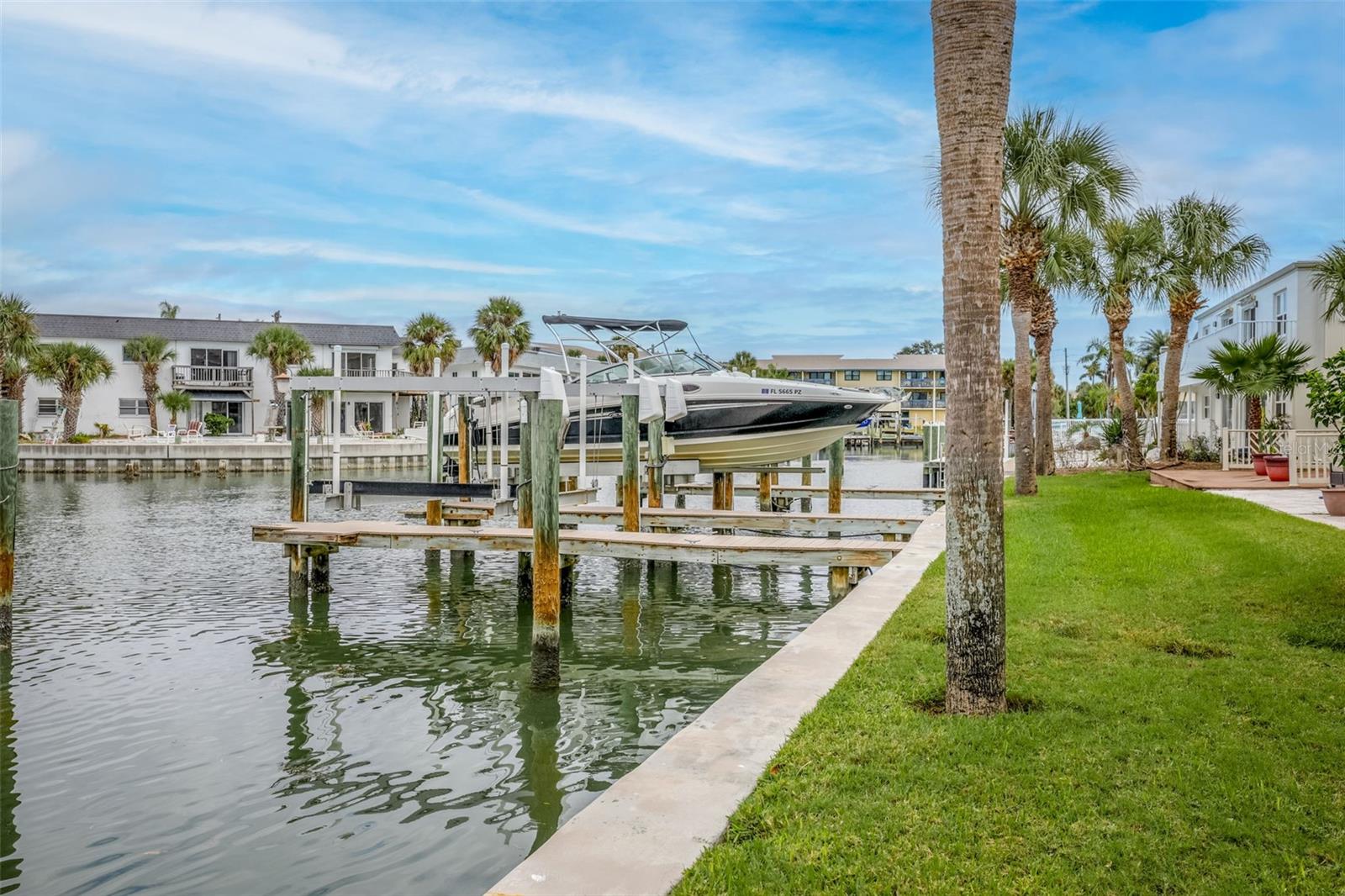 ISLAND TWNHMS TREASURE ISLAND - Residential