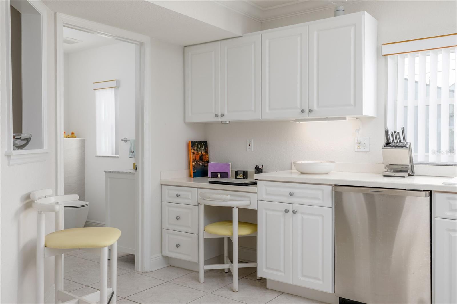 ISLAND TWNHMS TREASURE ISLAND - Residential