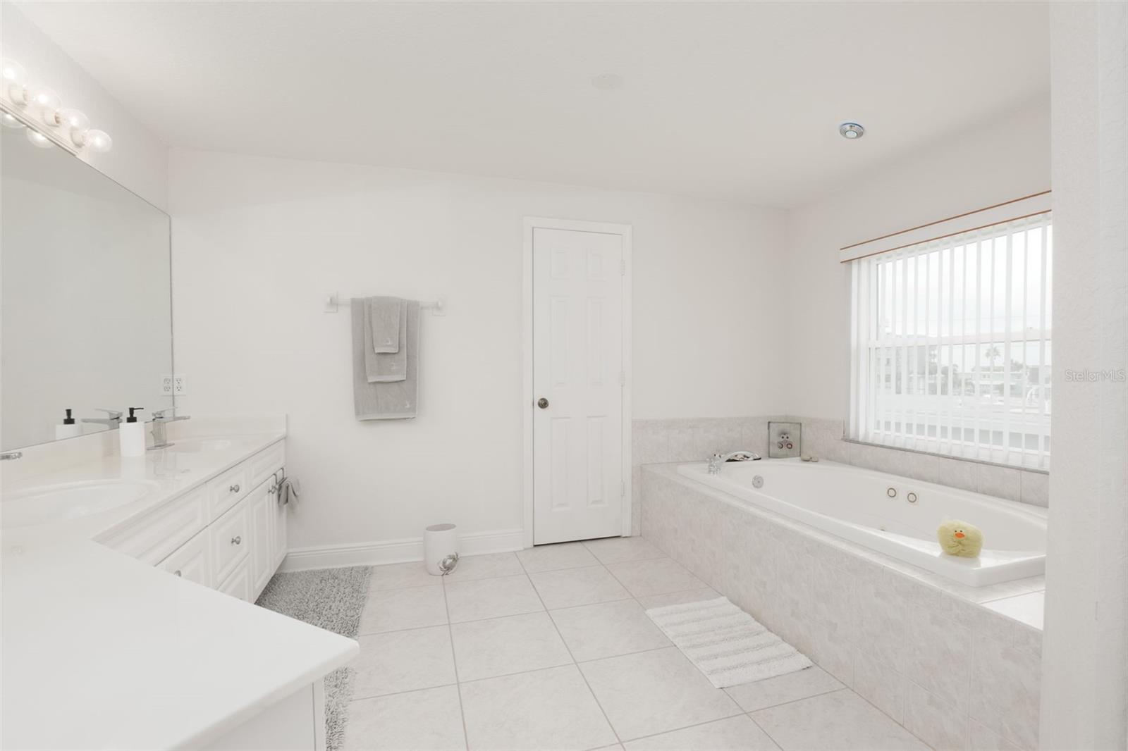 ISLAND TWNHMS TREASURE ISLAND - Residential