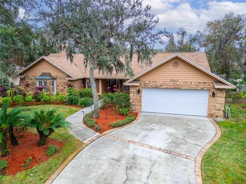 A home in PLANT CITY