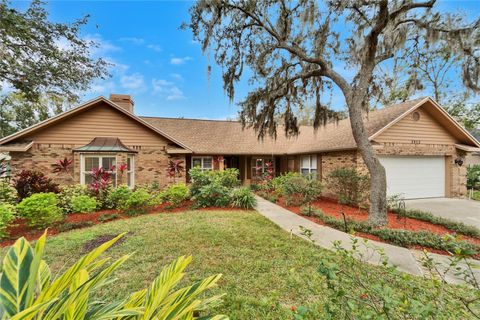 A home in PLANT CITY