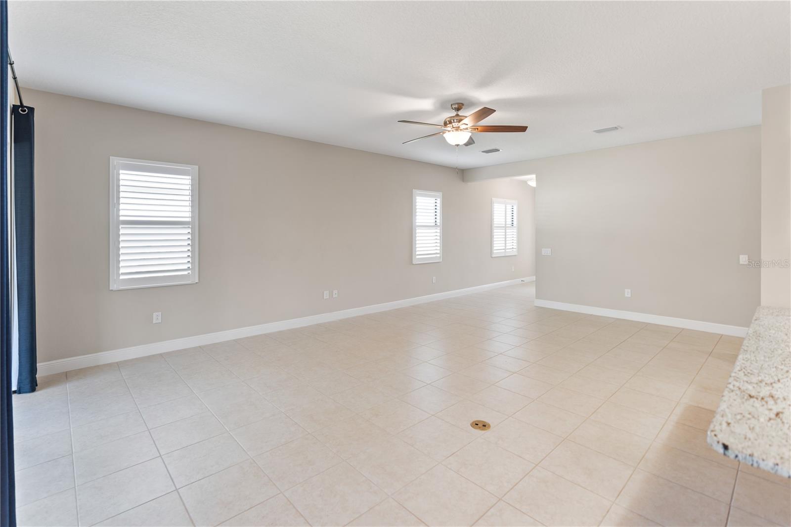 GRAND PALM - Residential Lease