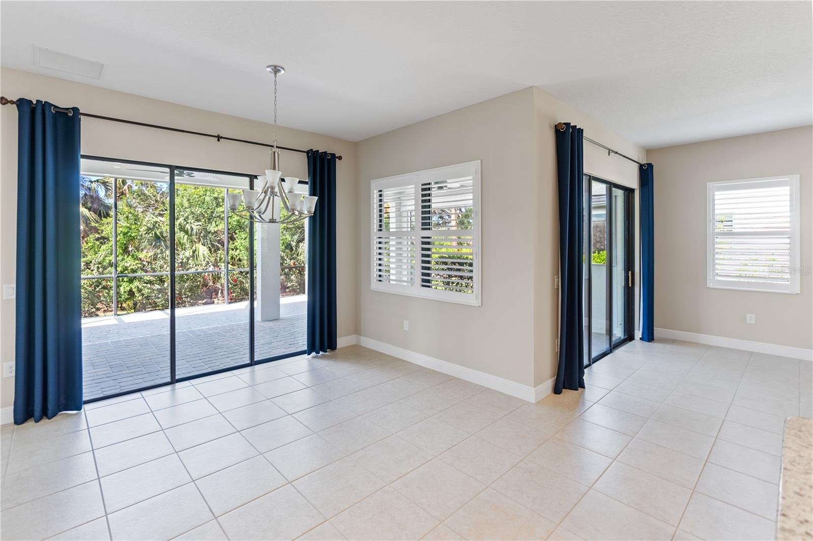 GRAND PALM - Residential Lease