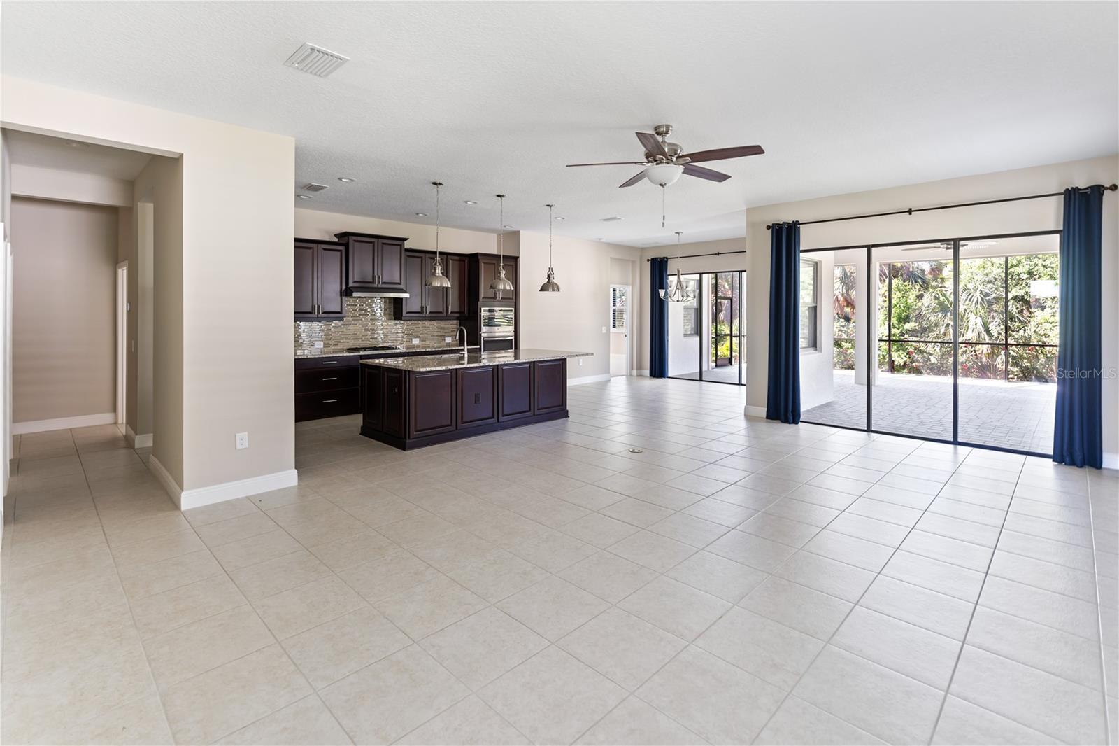 GRAND PALM - Residential Lease