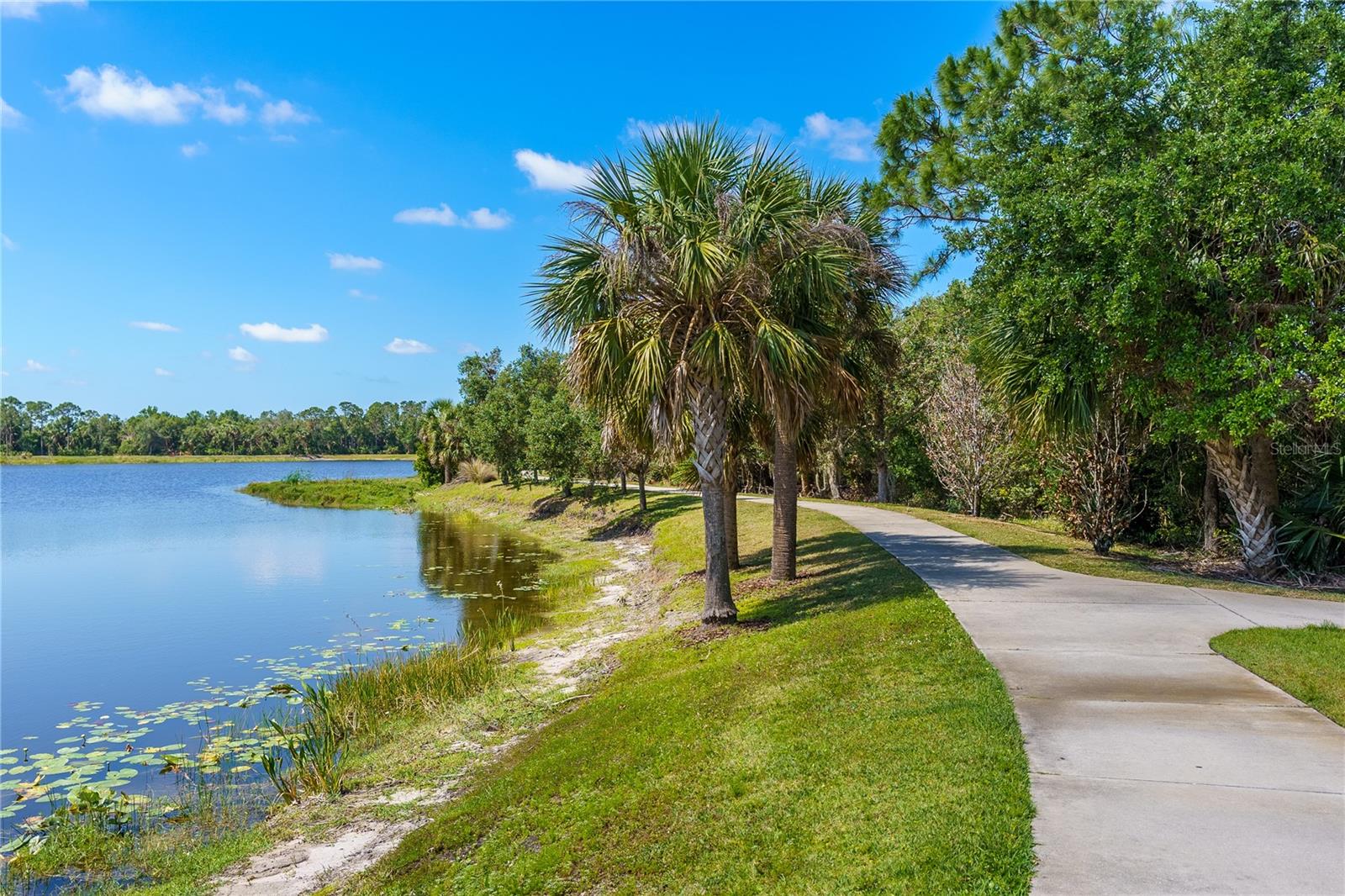GRAND PALM - Residential Lease