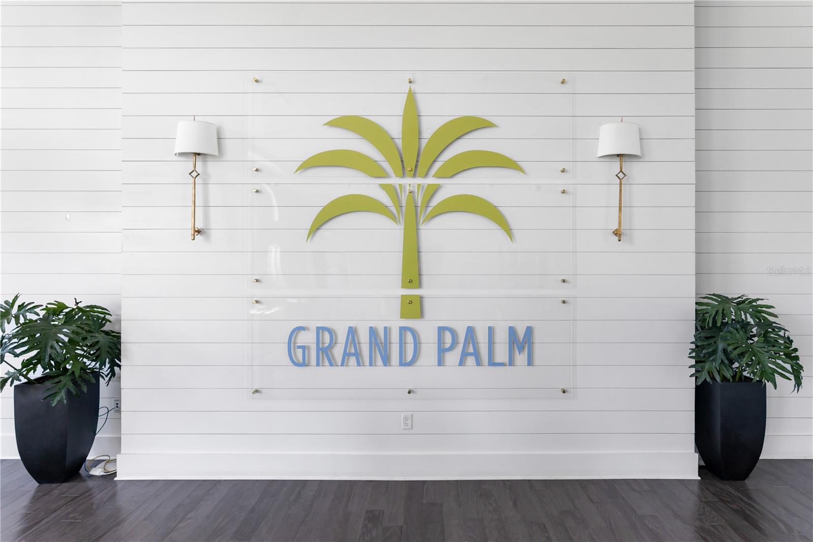 GRAND PALM - Residential Lease