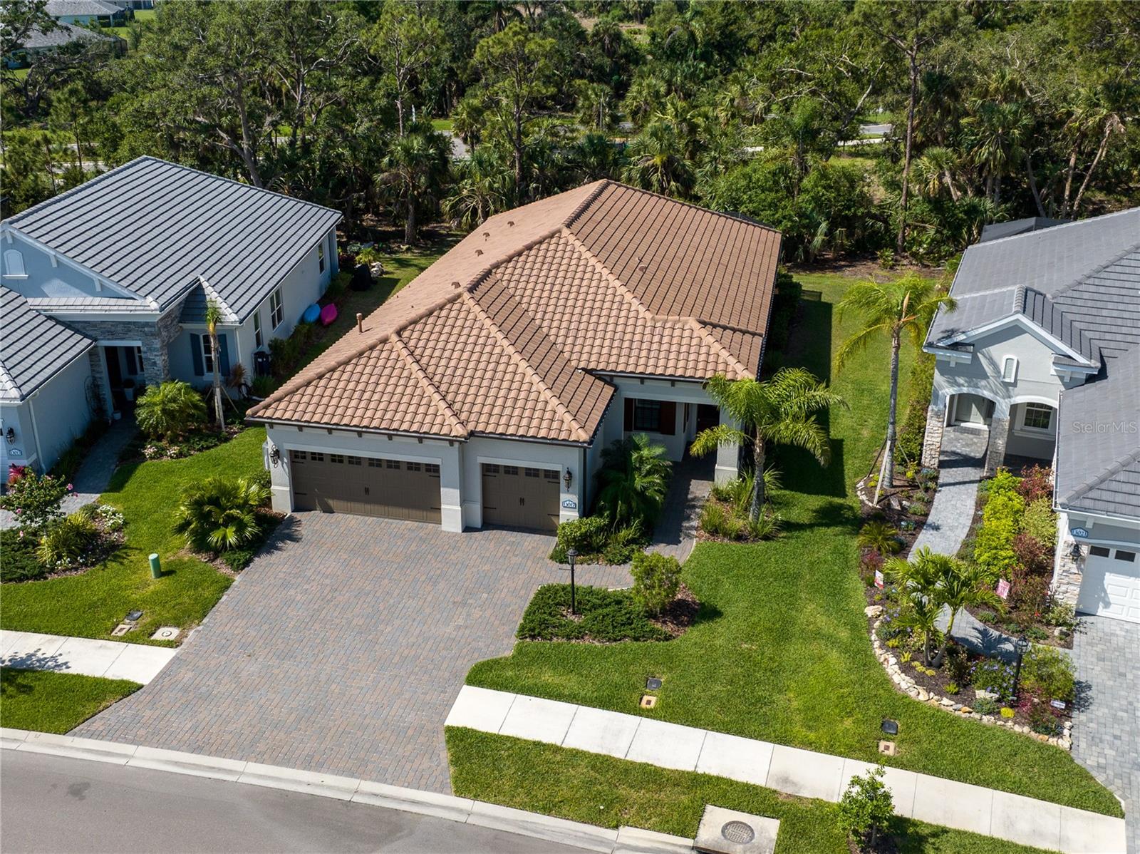 GRAND PALM - Residential Lease