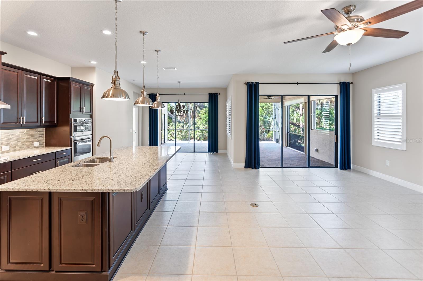 GRAND PALM - Residential Lease
