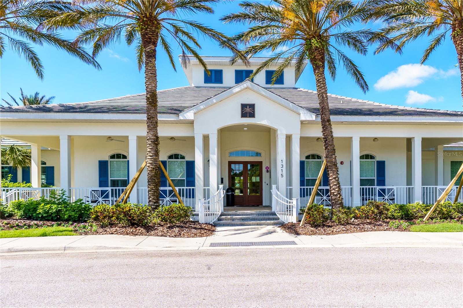 GRAND PALM - Residential Lease