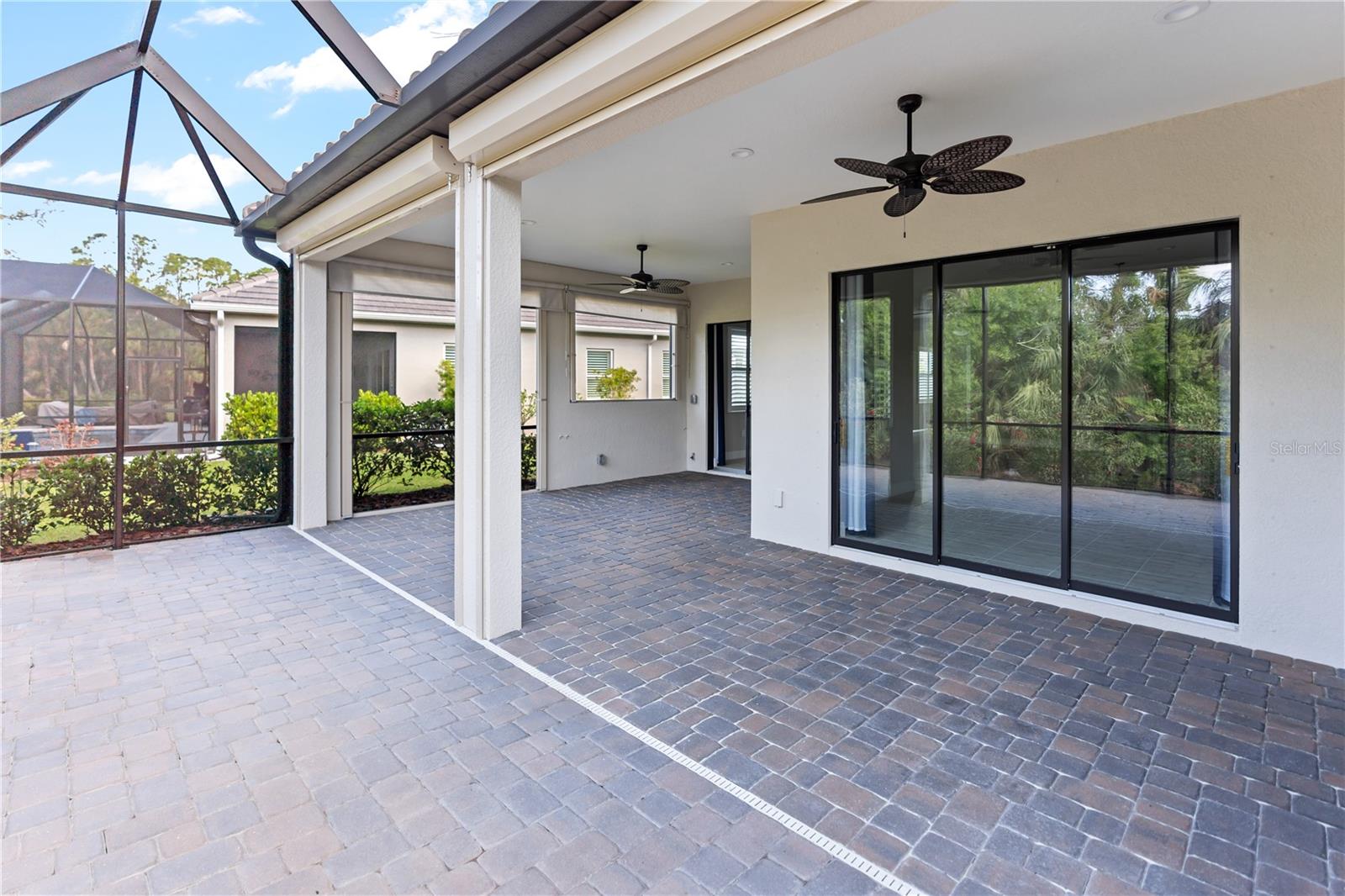 GRAND PALM - Residential Lease