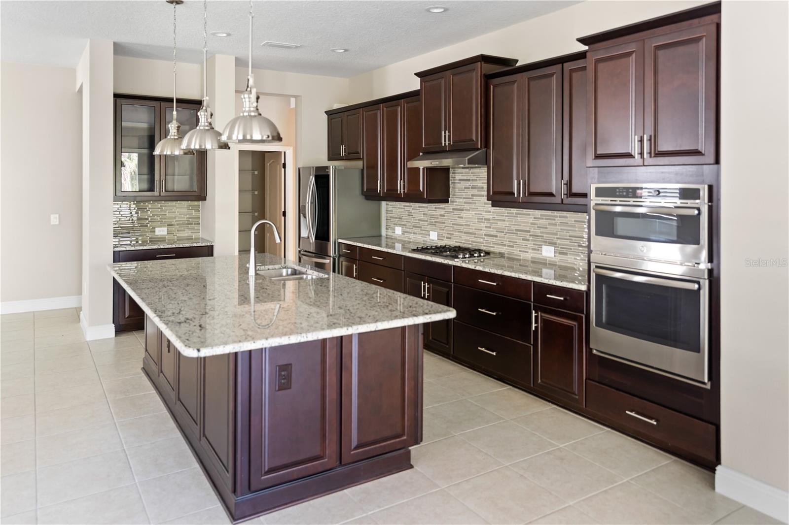 GRAND PALM - Residential Lease