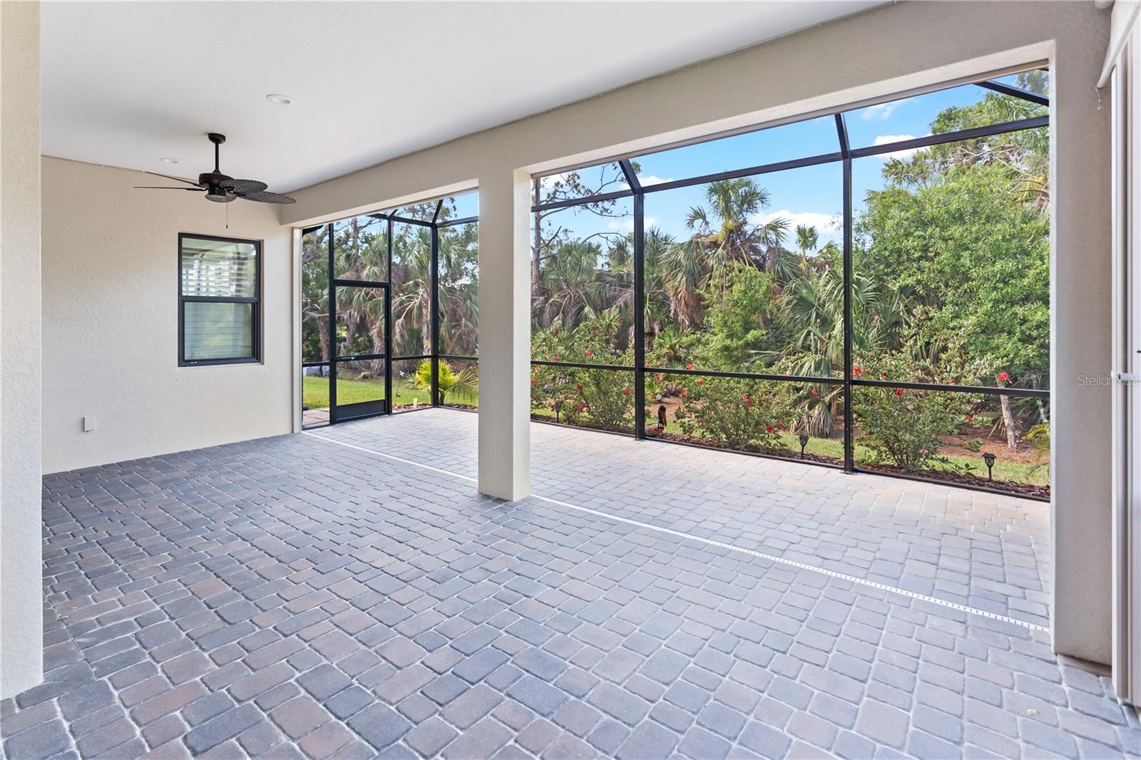 GRAND PALM - Residential Lease