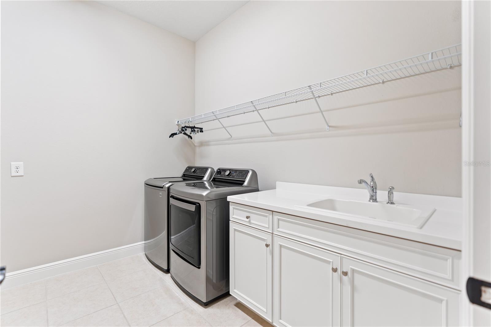 GRAND PALM - Residential Lease