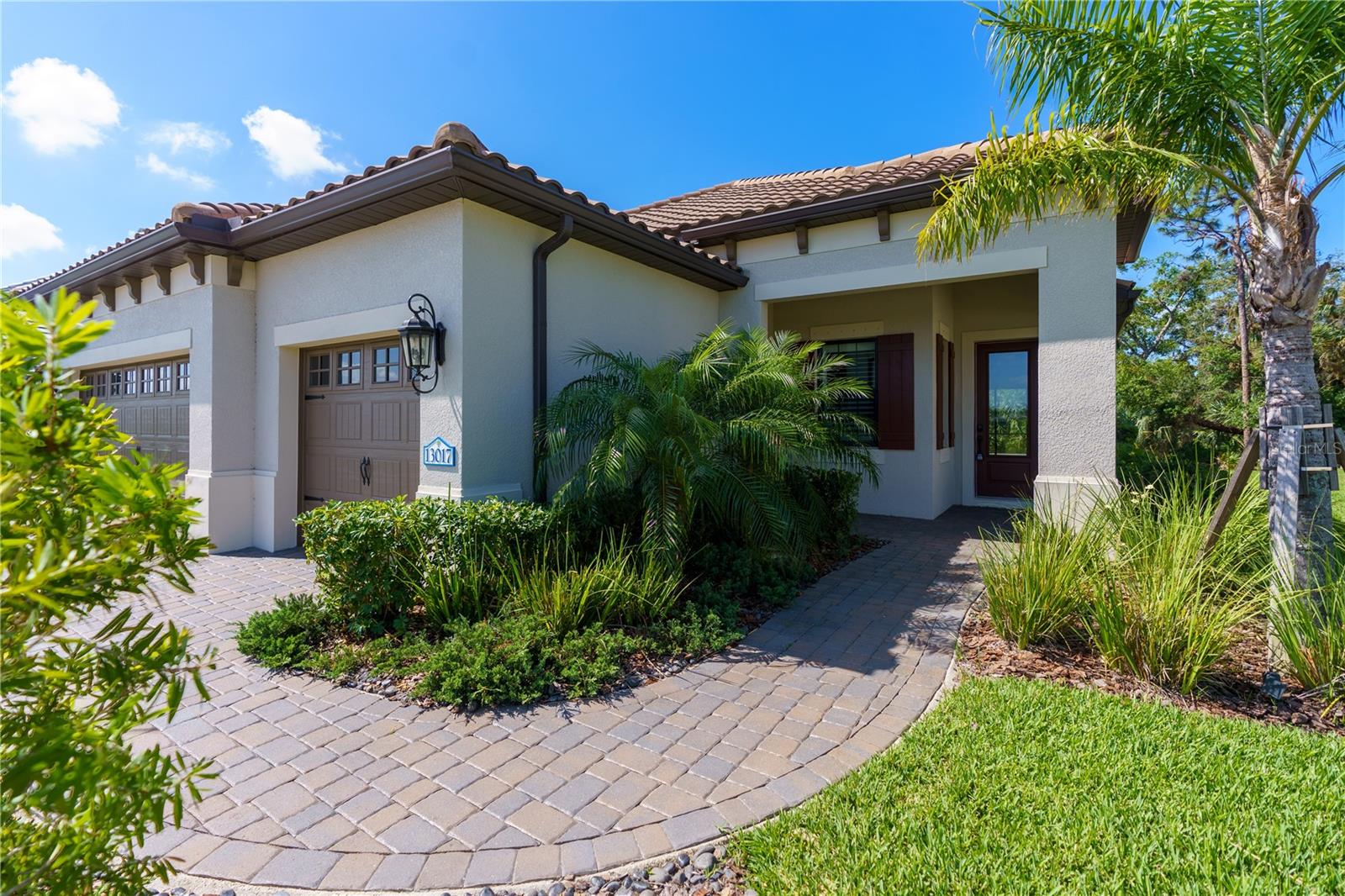 GRAND PALM - Residential Lease
