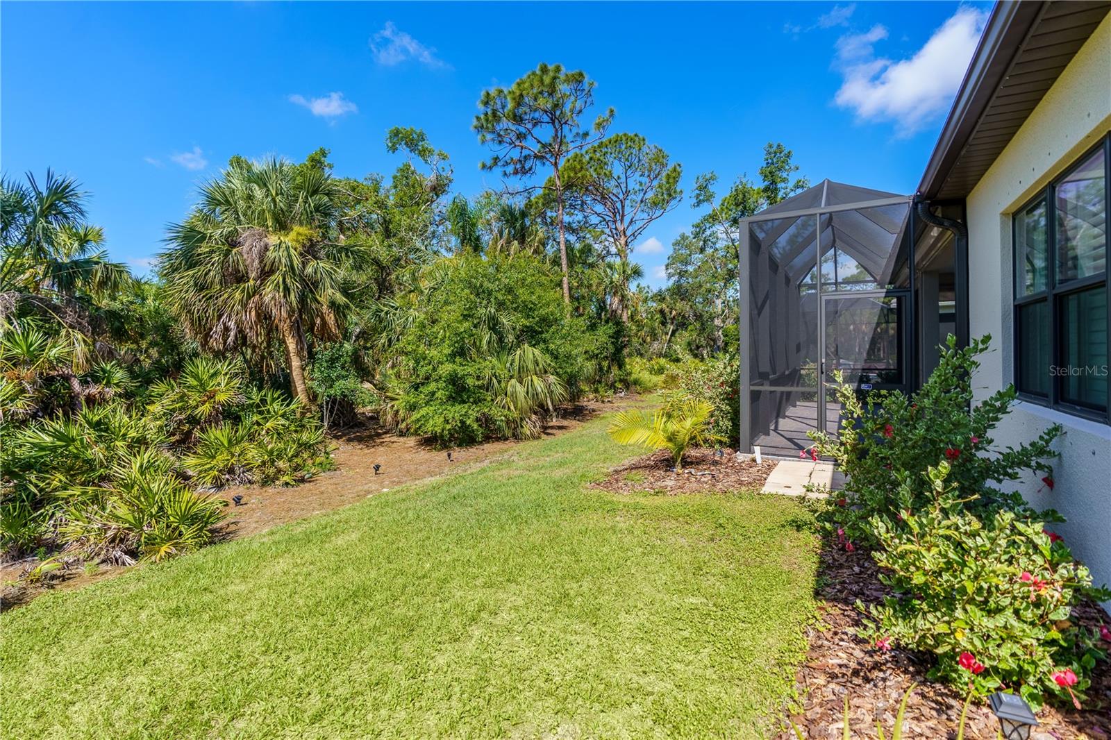 GRAND PALM - Residential Lease