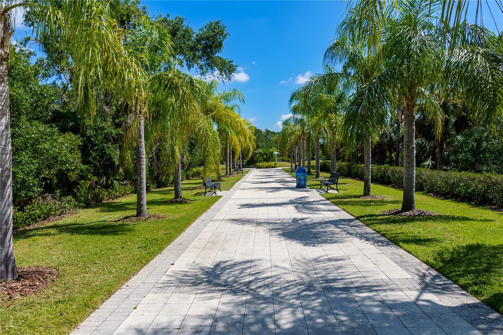 GRAND PALM - Residential Lease