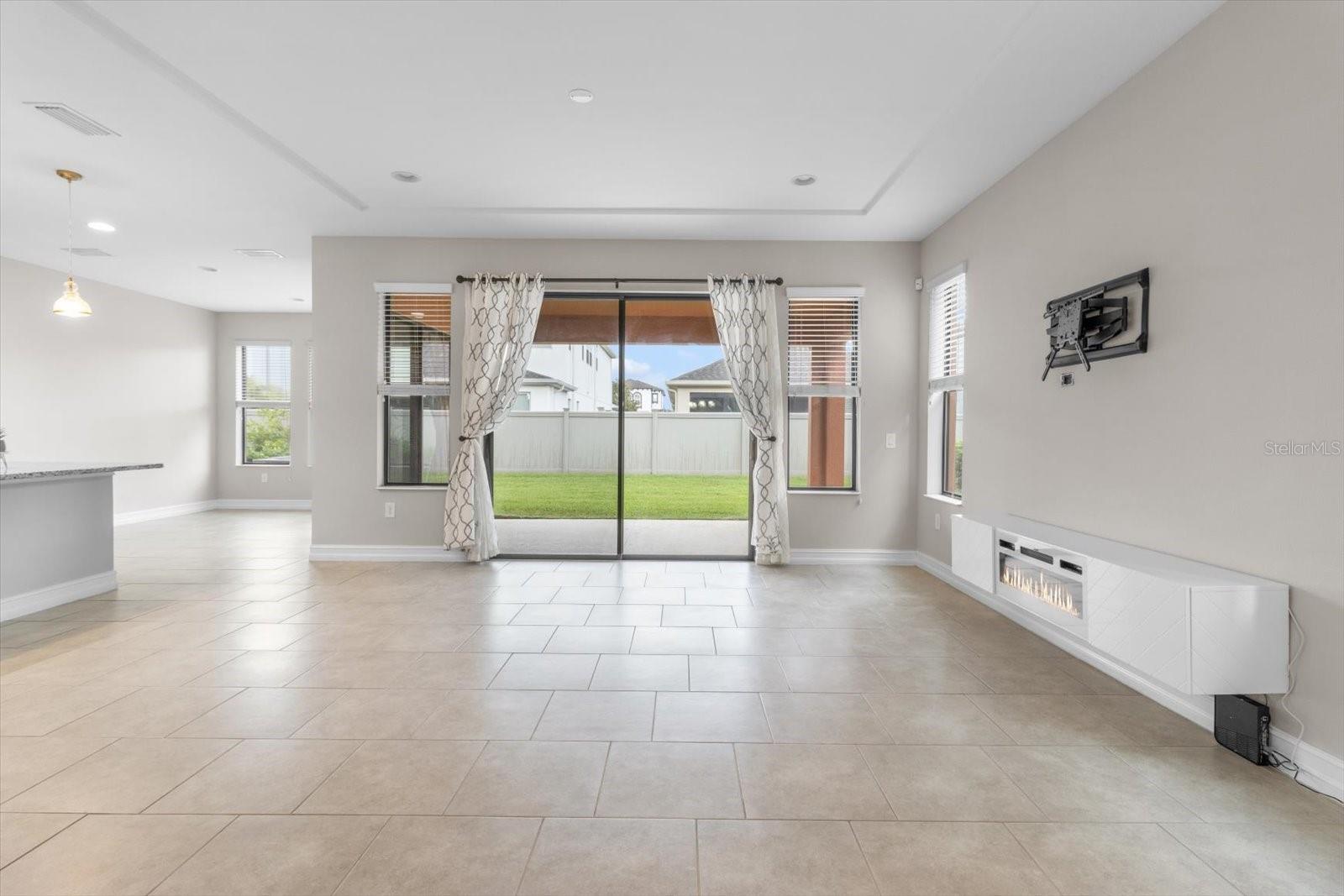 ESTANCIA PH 1D - Residential Lease