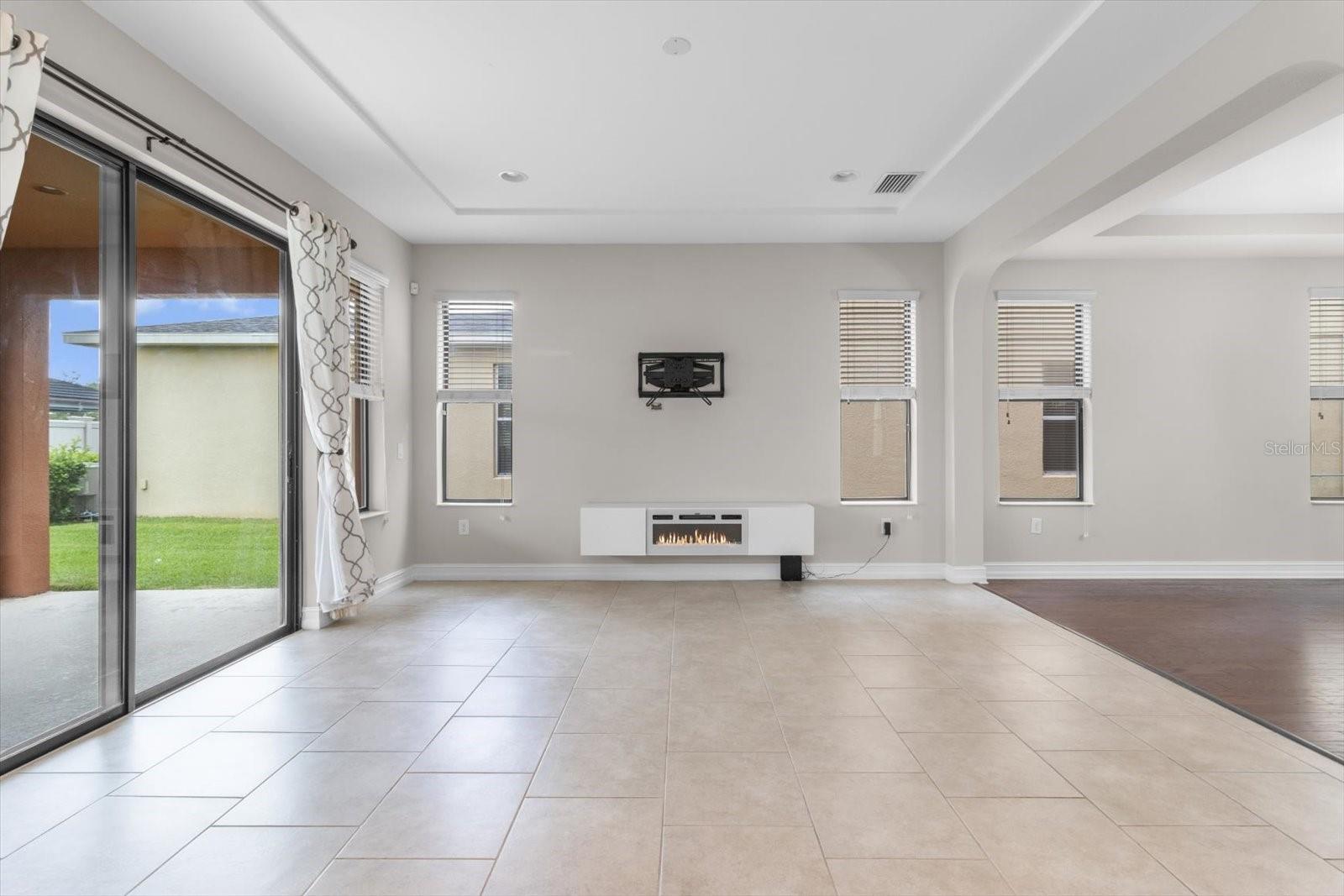 ESTANCIA PH 1D - Residential Lease