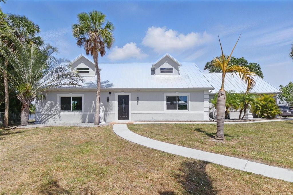 Photo of 9610 SW Yacht Drive, Arcadia, FL 34269 (MLS # A4613035)