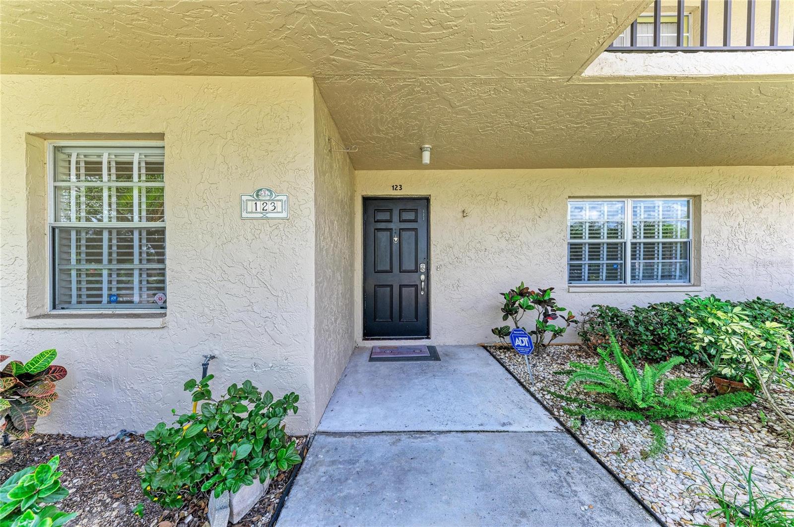 6999 W COUNTRY CLUB DRIVE N 123