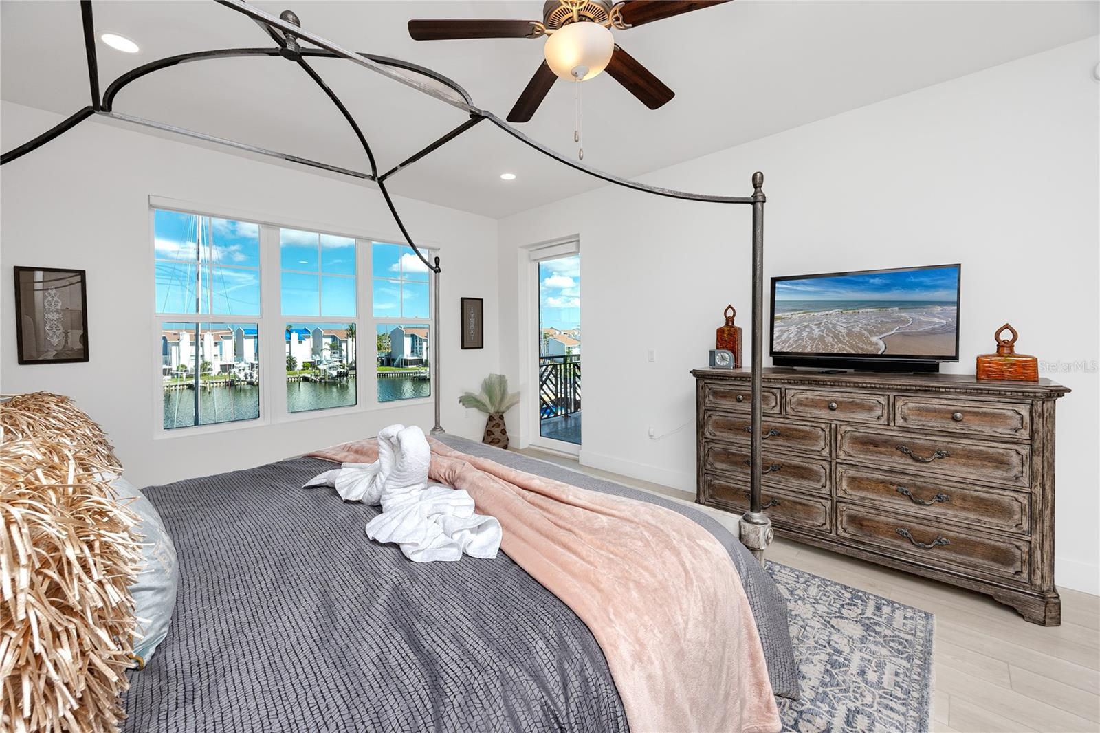 HARBOR AT TOWN CENTER CONDO - Residential