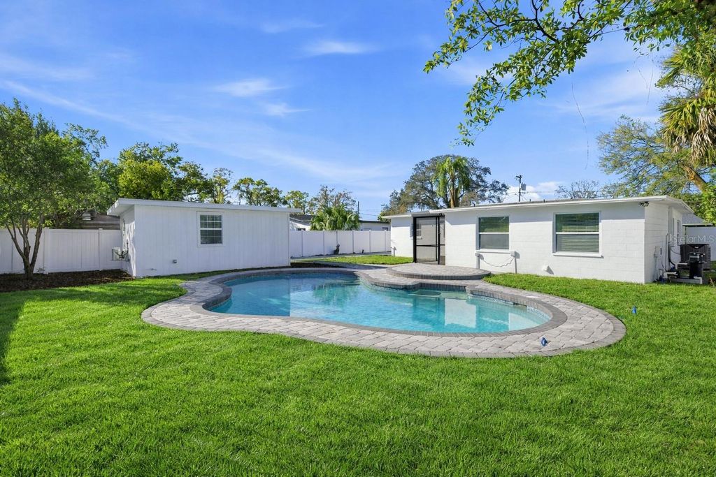 Photo of 2116 W Sewaha Street, Tampa, FL 33612 (MLS # TB8481591)