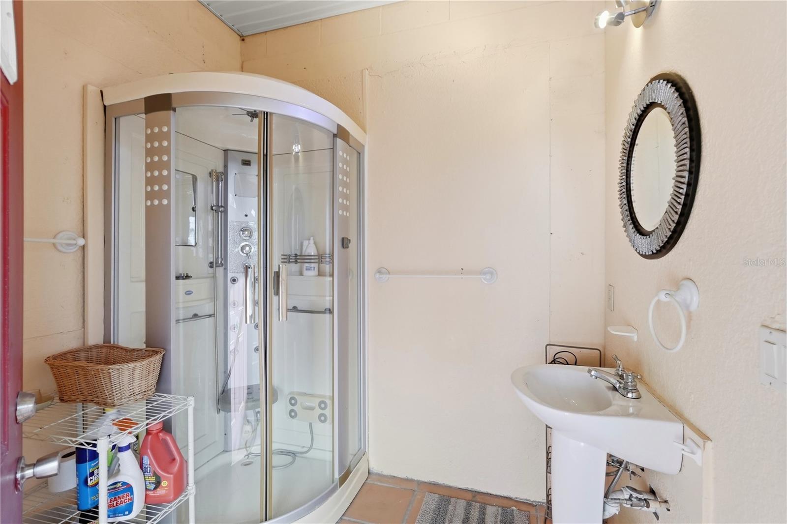 BAYWOOD PARK - Residential