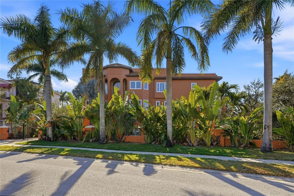 Photo of 9017 Baywood Park Drive, Seminole, FL 33777 (MLS # TB8472996)