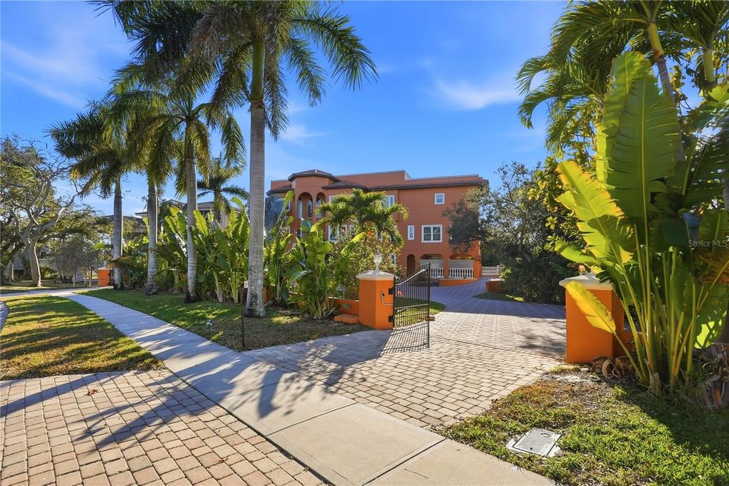 Photo of 9017 Baywood Park Drive, Seminole, FL 33777 (MLS # TB8472996)