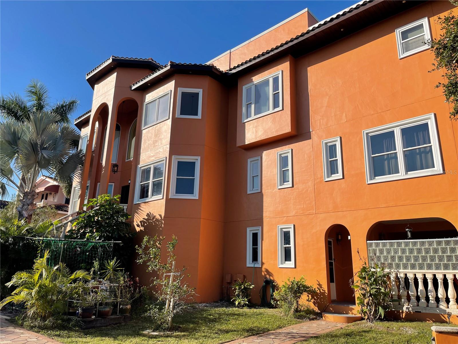 9017 BAYWOOD PARK DRIVE