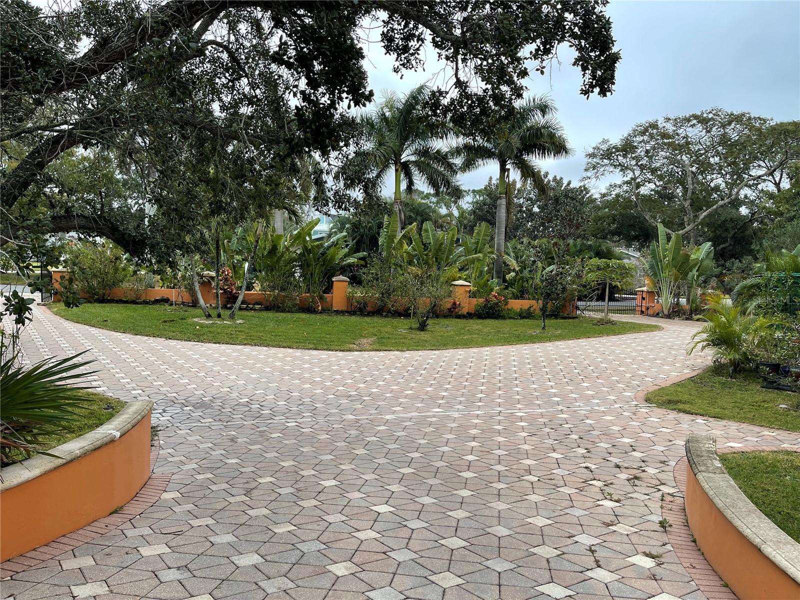 BAYWOOD PARK - Residential