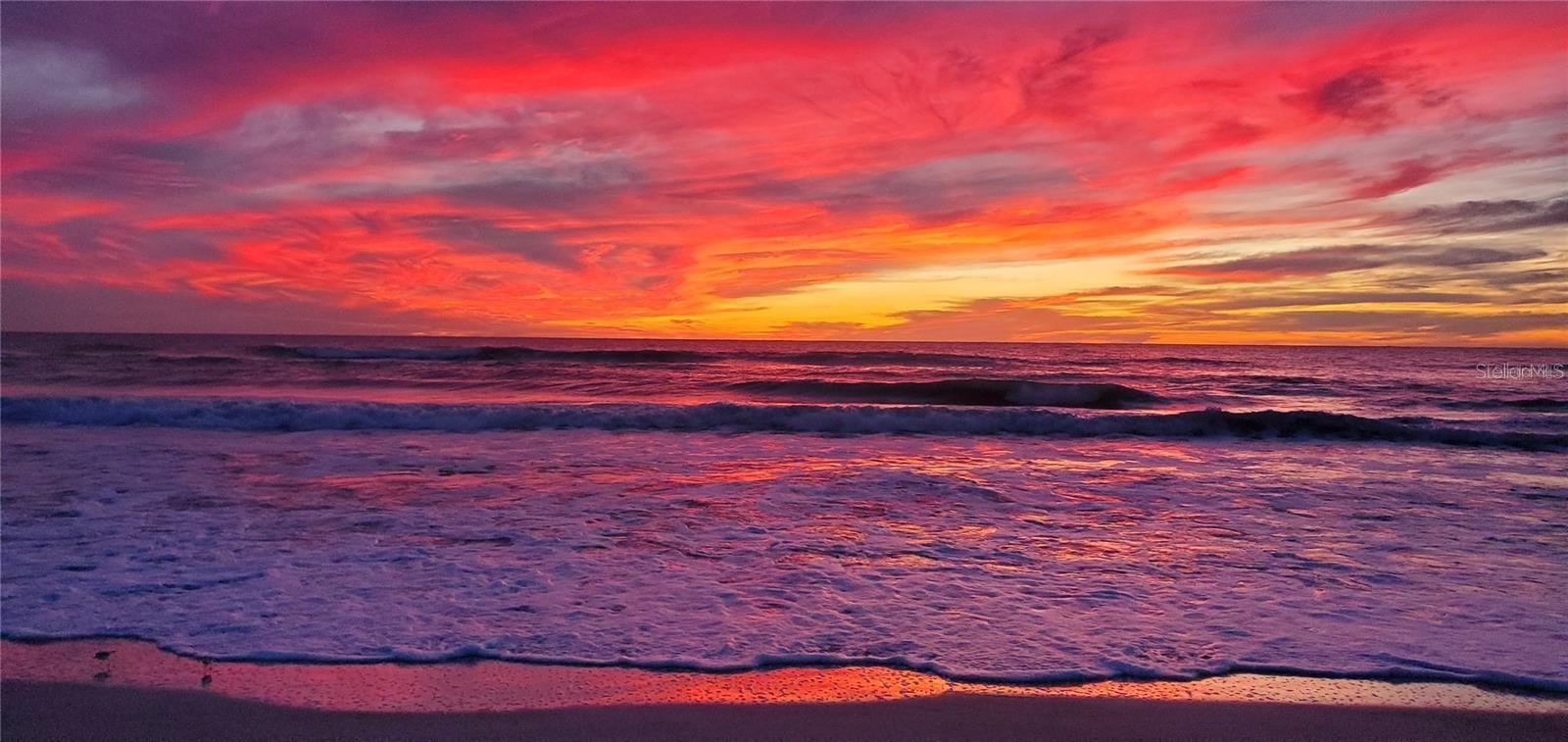 TWIN SHORES MOBILE HOME - Residential