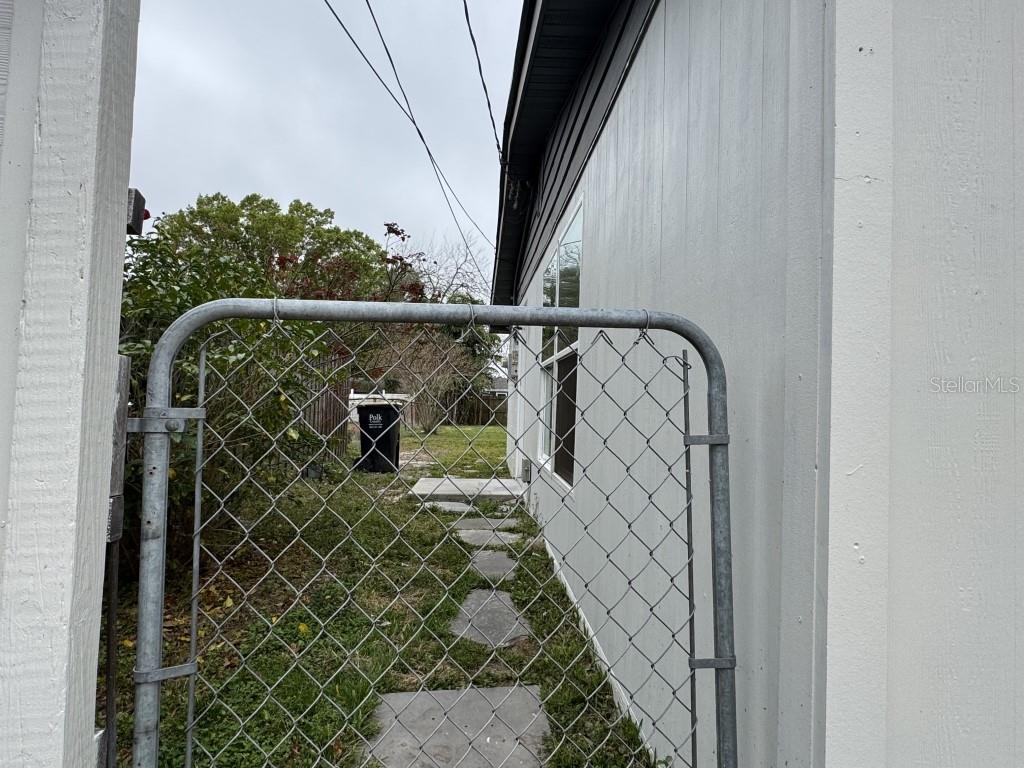 ACREAGE & UNREC - Residential