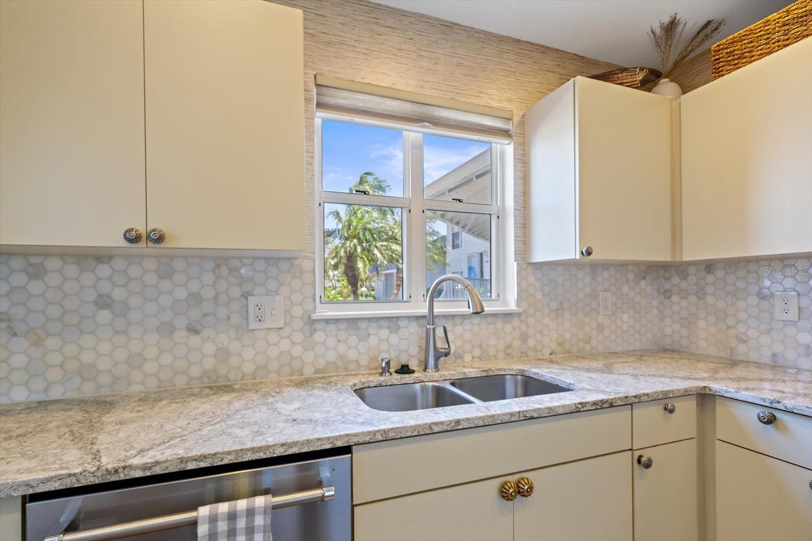 851 AUDUBON DRIVE 851