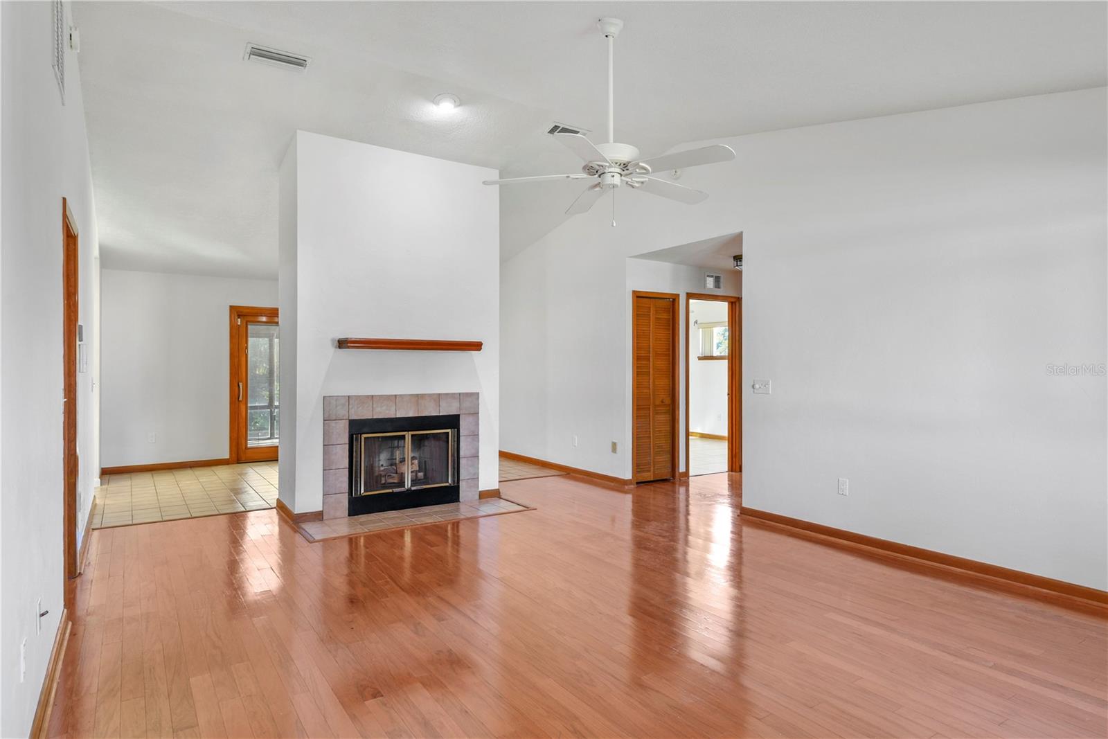 ISLAND 28 - Residential