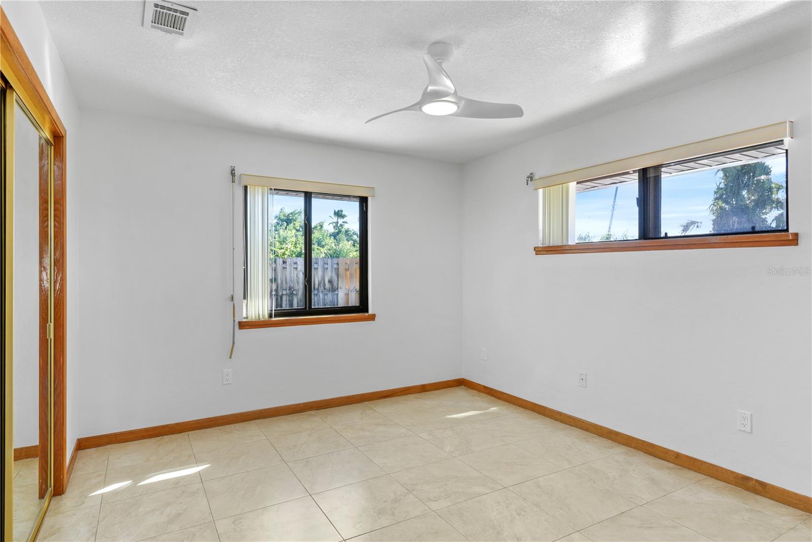 ISLAND 28 - Residential