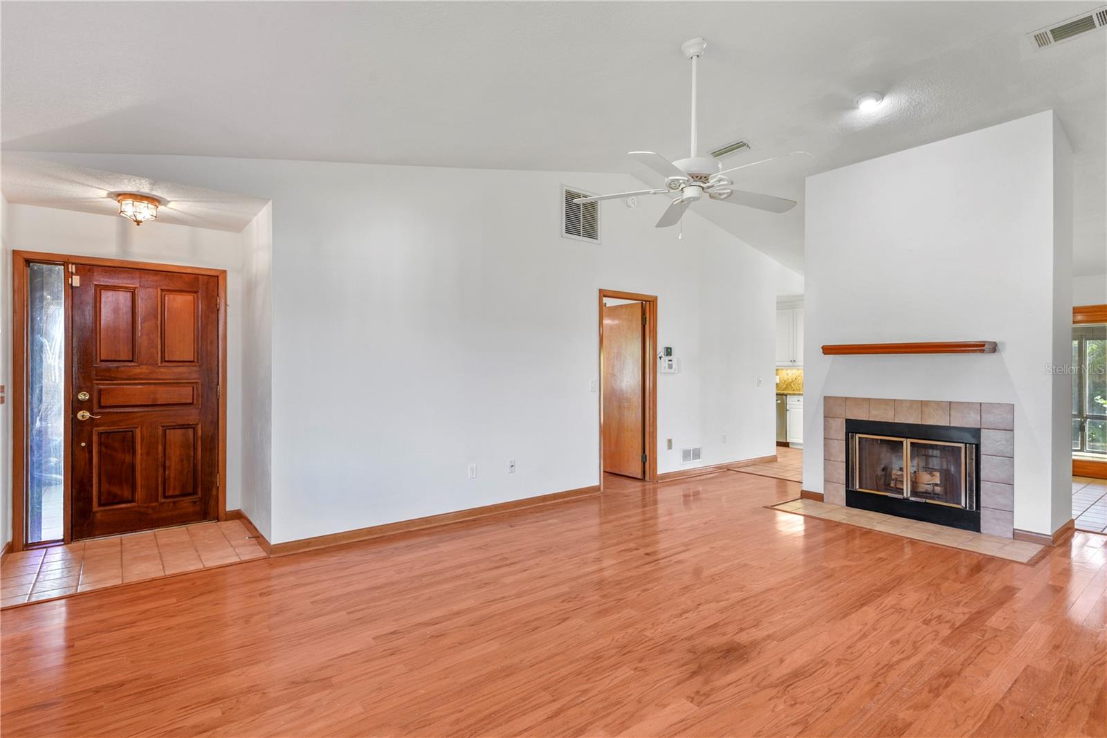 ISLAND 28 - Residential