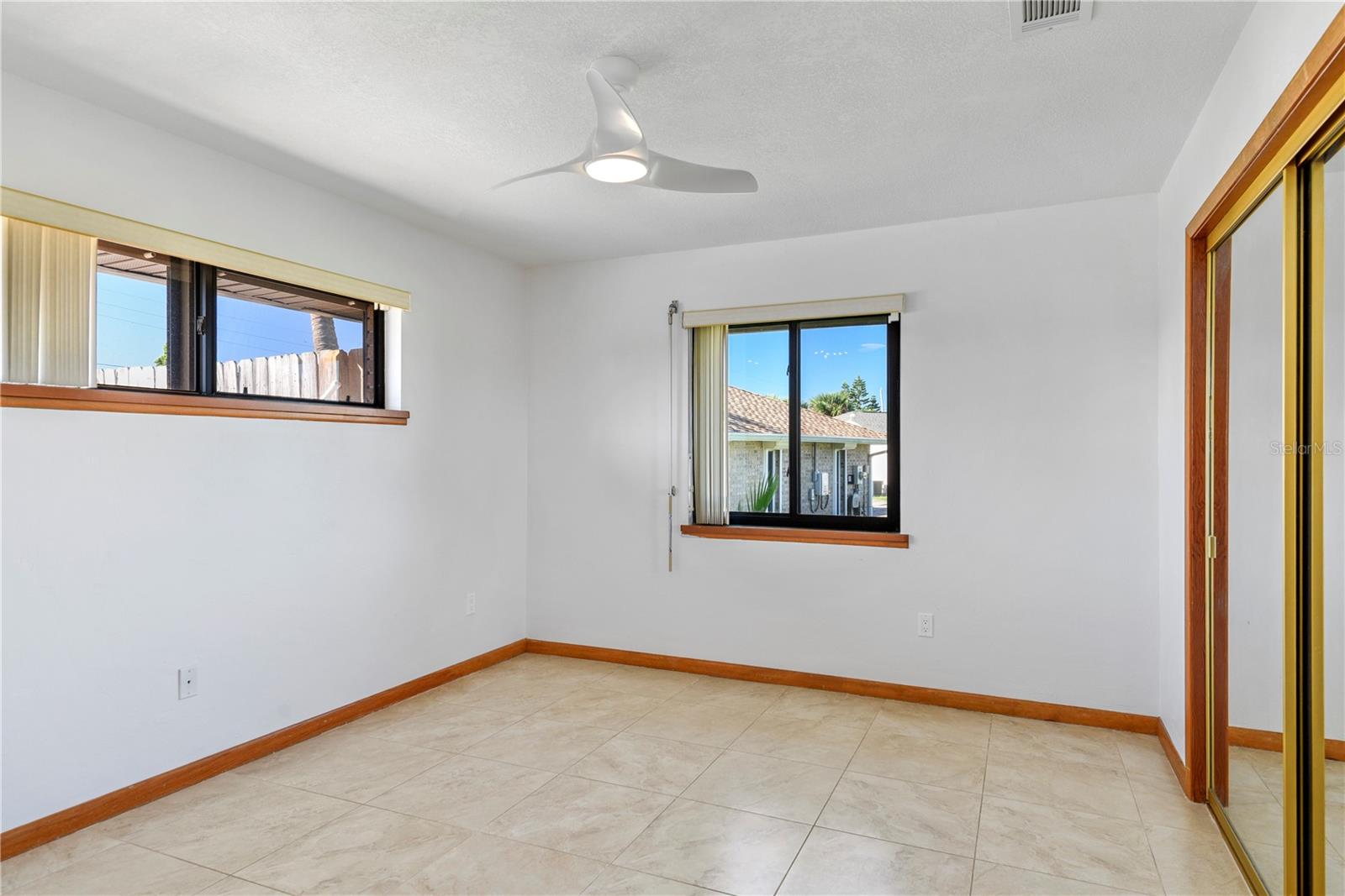 ISLAND 28 - Residential