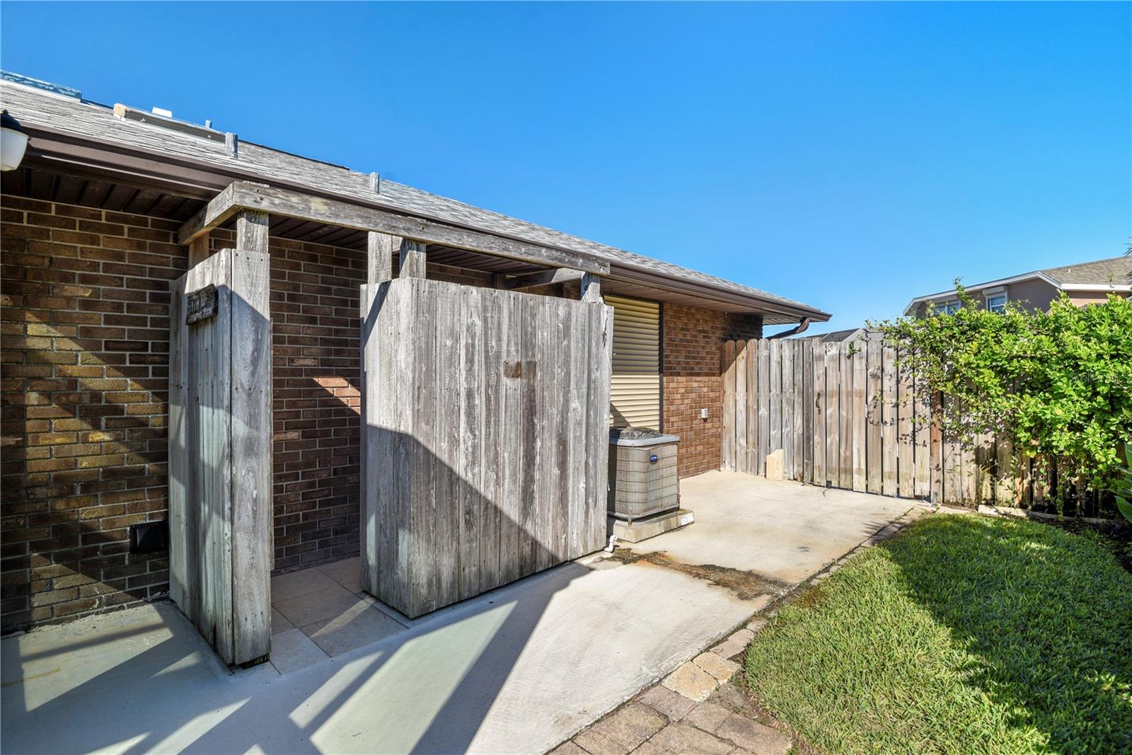 ISLAND 28 - Residential