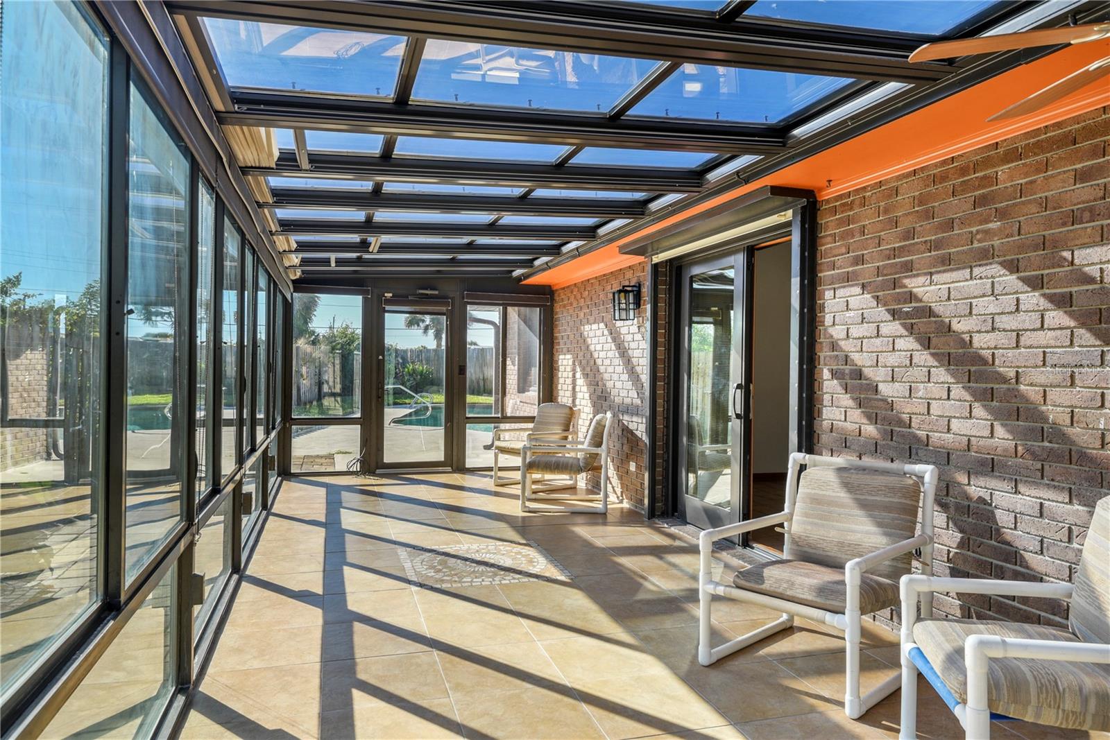 ISLAND 28 - Residential