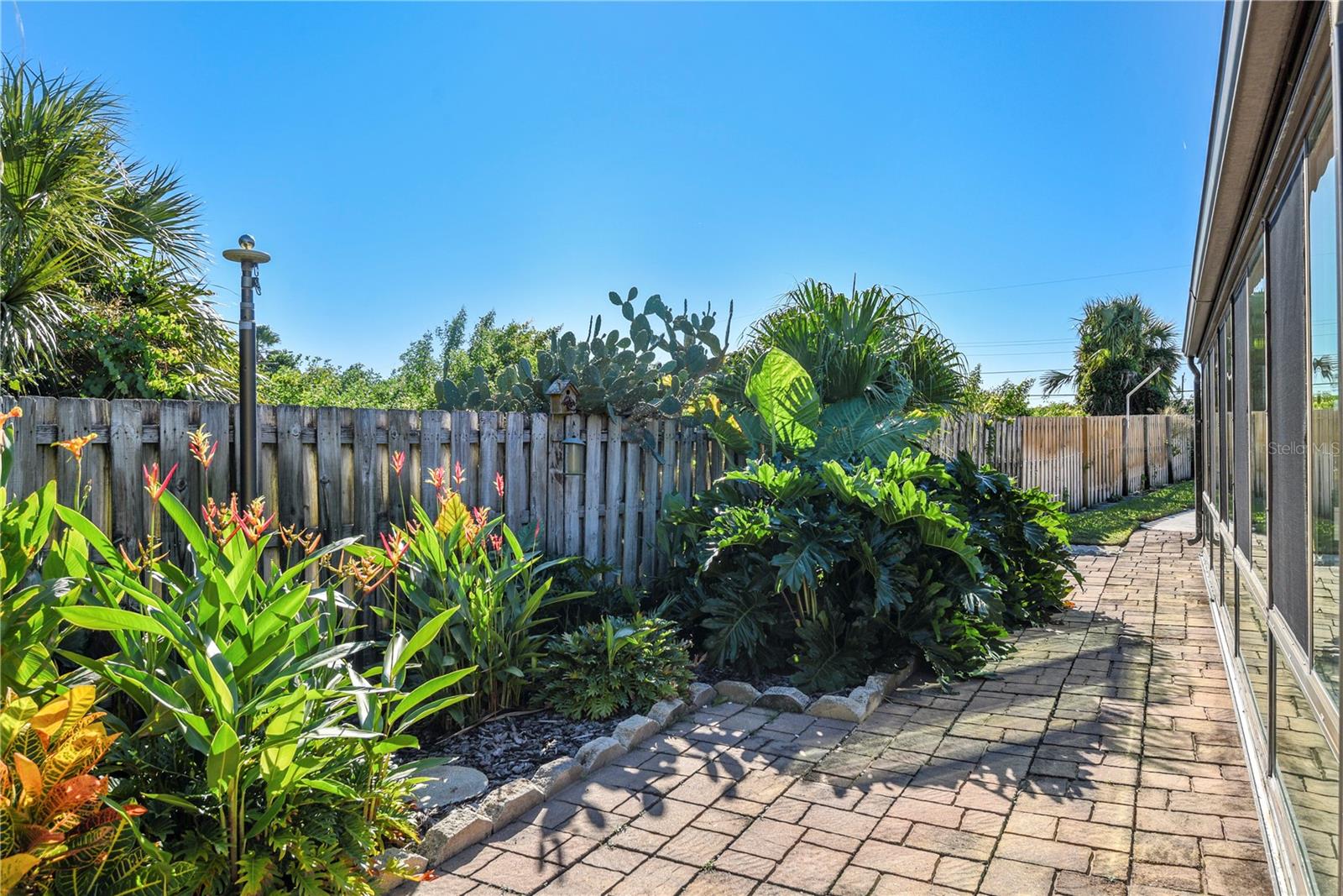 ISLAND 28 - Residential