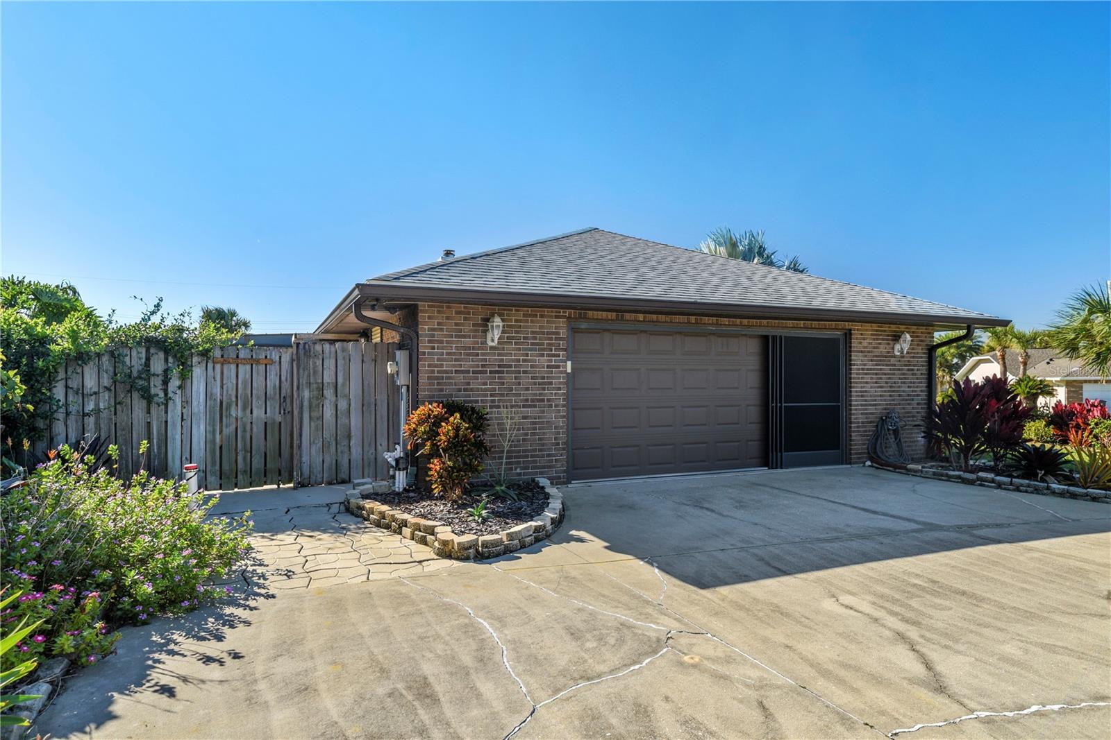 ISLAND 28 - Residential