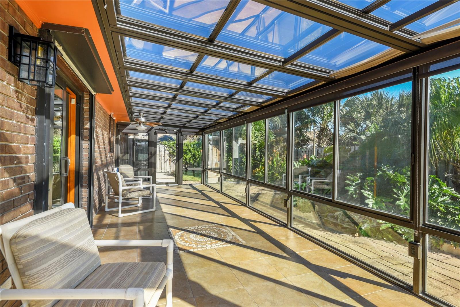 ISLAND 28 - Residential