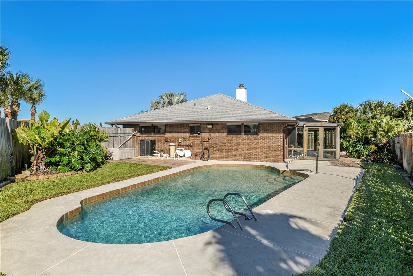 ISLAND 28 - Residential