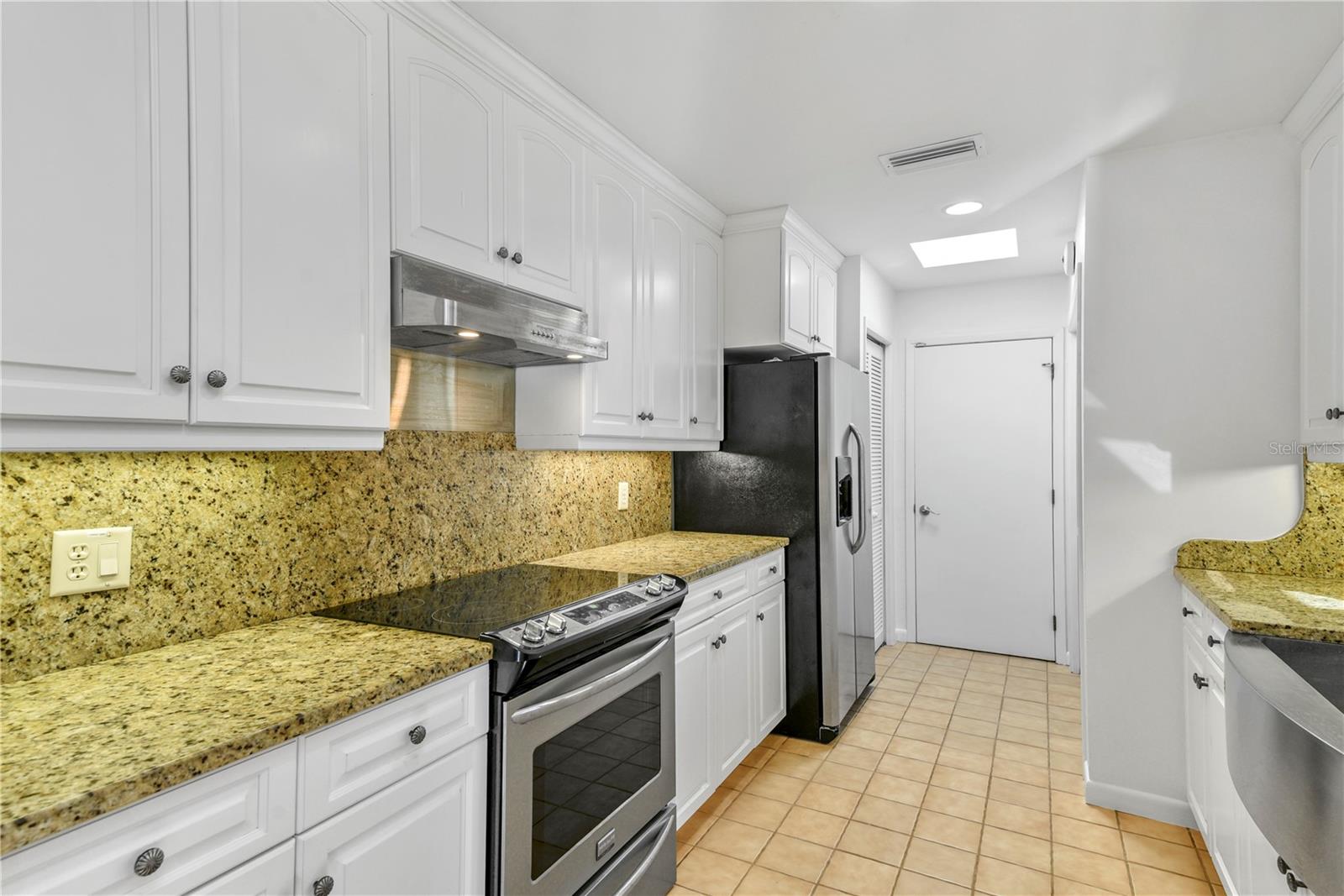 ISLAND 28 - Residential