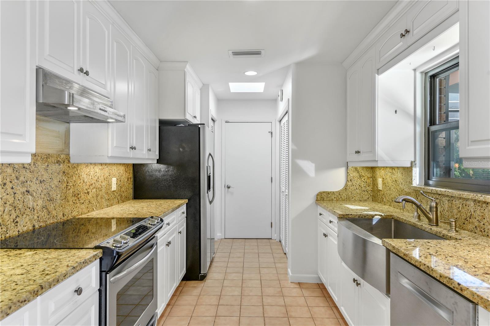 ISLAND 28 - Residential