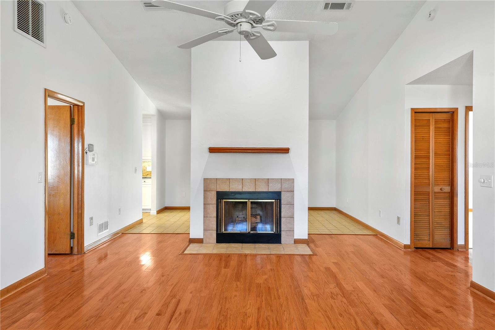 ISLAND 28 - Residential